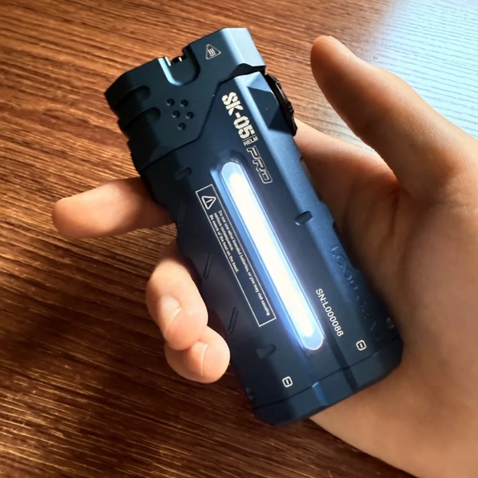 Potente linterna LED plana de  - Power Bank reseña y precio